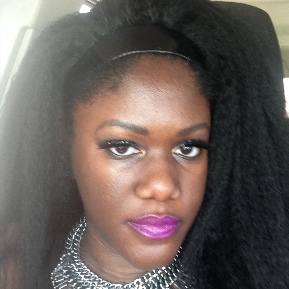 Meet your Posher, Daphnee